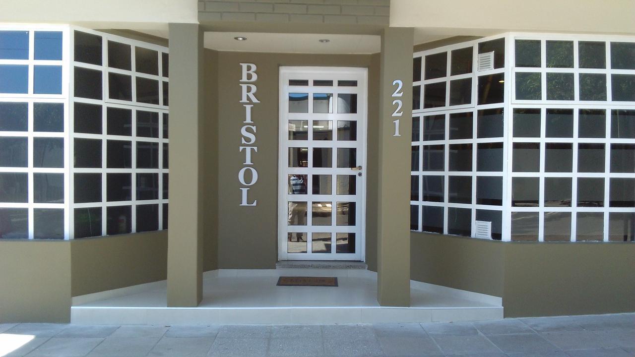 Hotel Bristol Parana Bagian luar foto